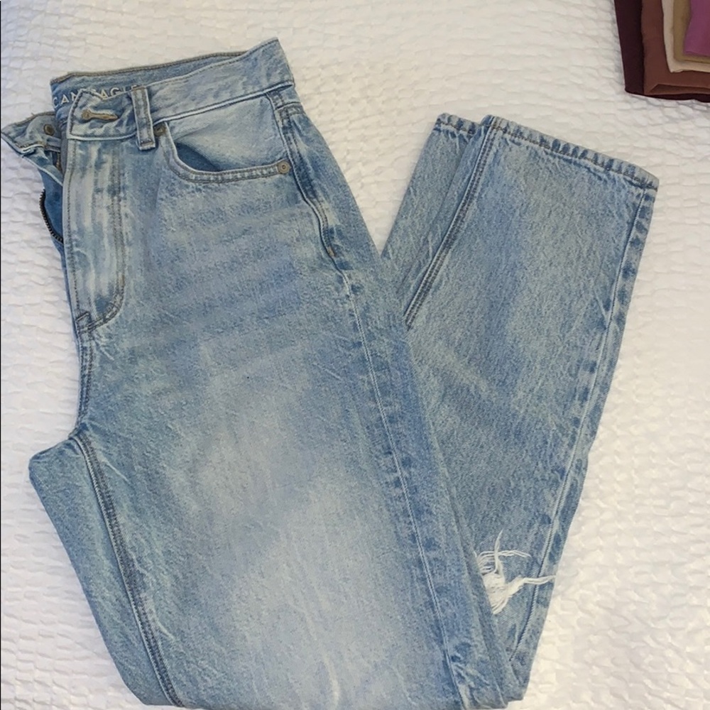 AE MOM JEANS